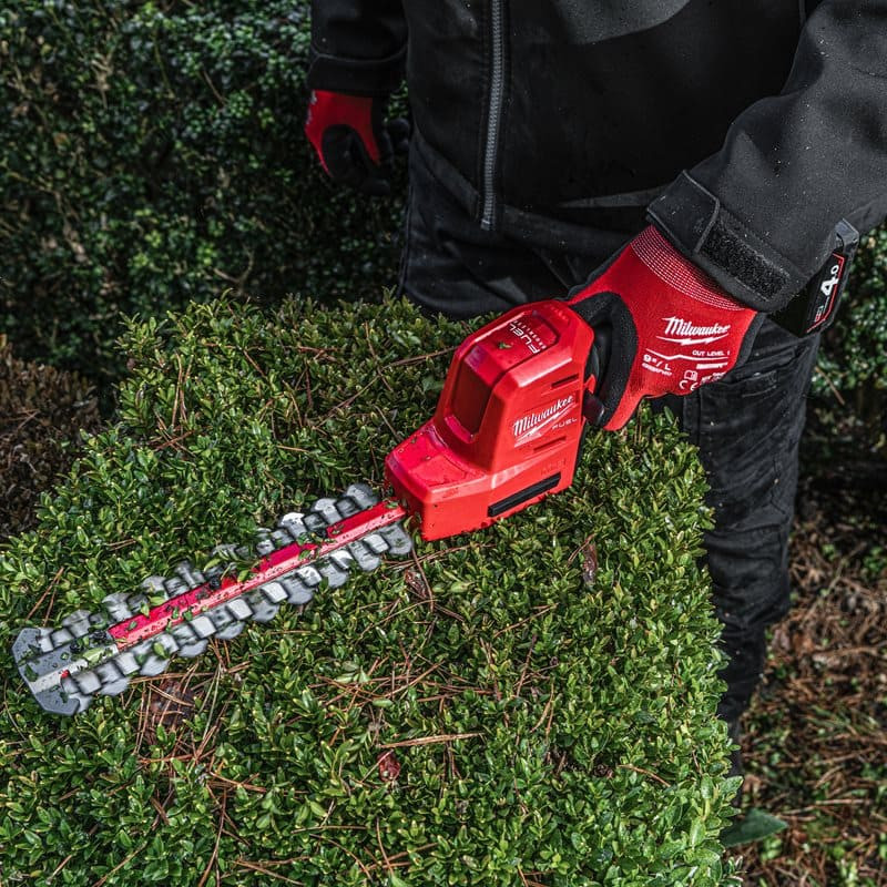 MILWAUKEE M12 FHT20-402 Aku plotostřih, 20cm, 12V / 2x 4,0Ah - 4933479676