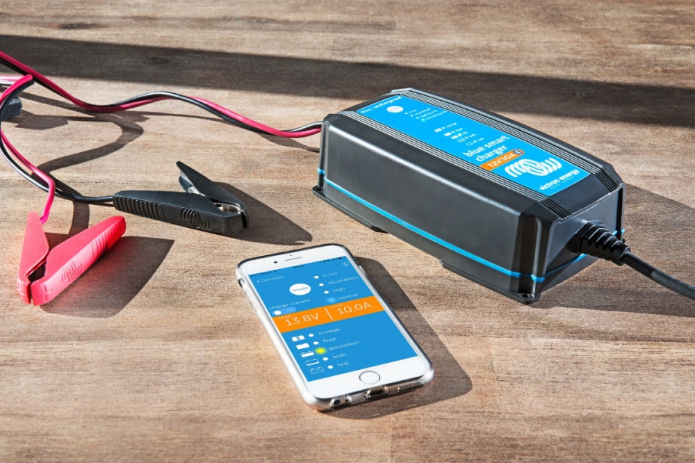 Victron Energy BLUE SMART IP65 12V/15A chytrá nabíječka s bluetooth