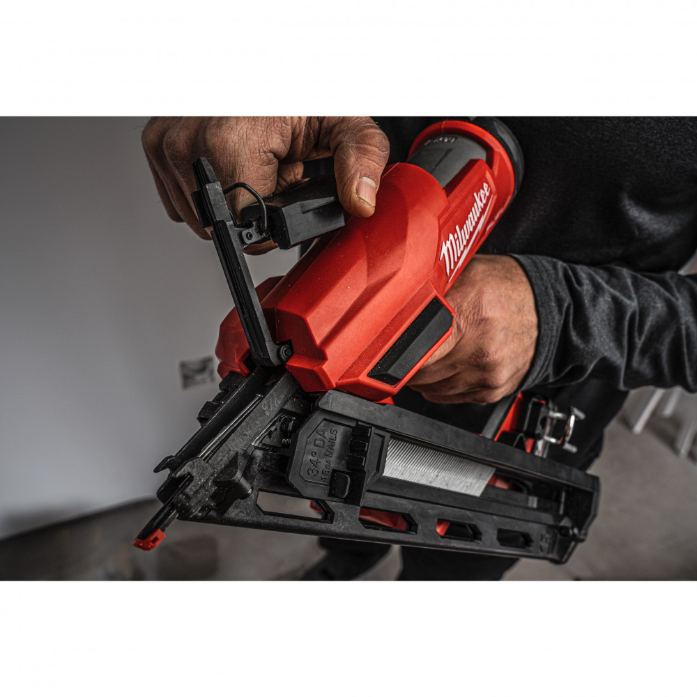 MILWAUKEE M18 FN15GA-0X FUEL Aku dokončovací hřebíkovačka 18V (bez aku) - 4933478091