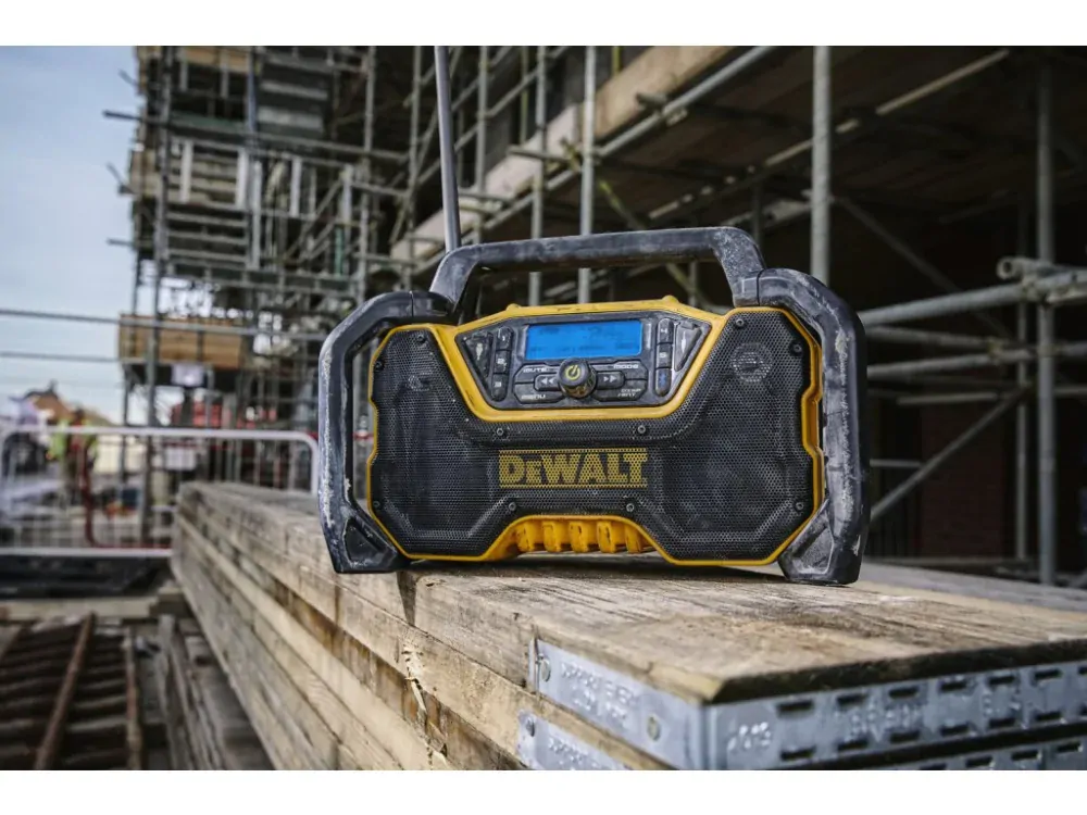 DEWALT DCR029 Aku rádio 10,8/14,4/18/54/230 V; DAB+/FM; Bluetooth (bez aku)
