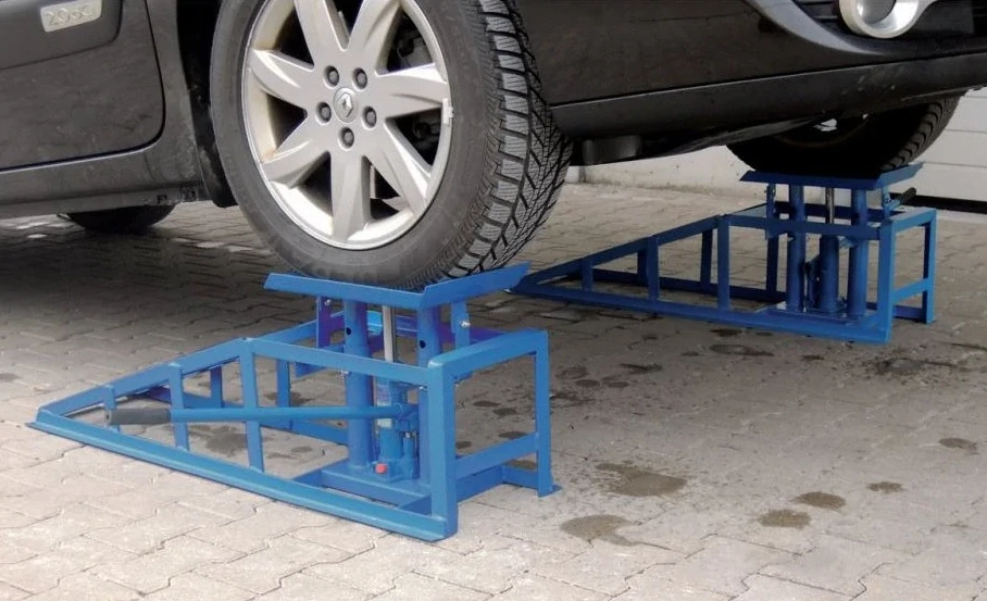 Kunzer 7ABH02.1 Nájezdová rampa 1 t, s hydraulickým zvedákem