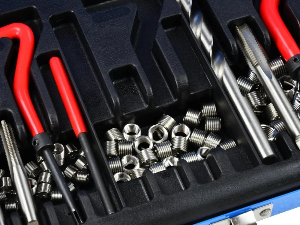 GEKO G02790 Sada na opravu závitů, M5-M12, 131 ks