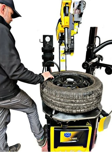 DALI G-528CFSP Superautomatická zouvačka s helperem a aut. montážním palcem, osobní a dodávkové pneu