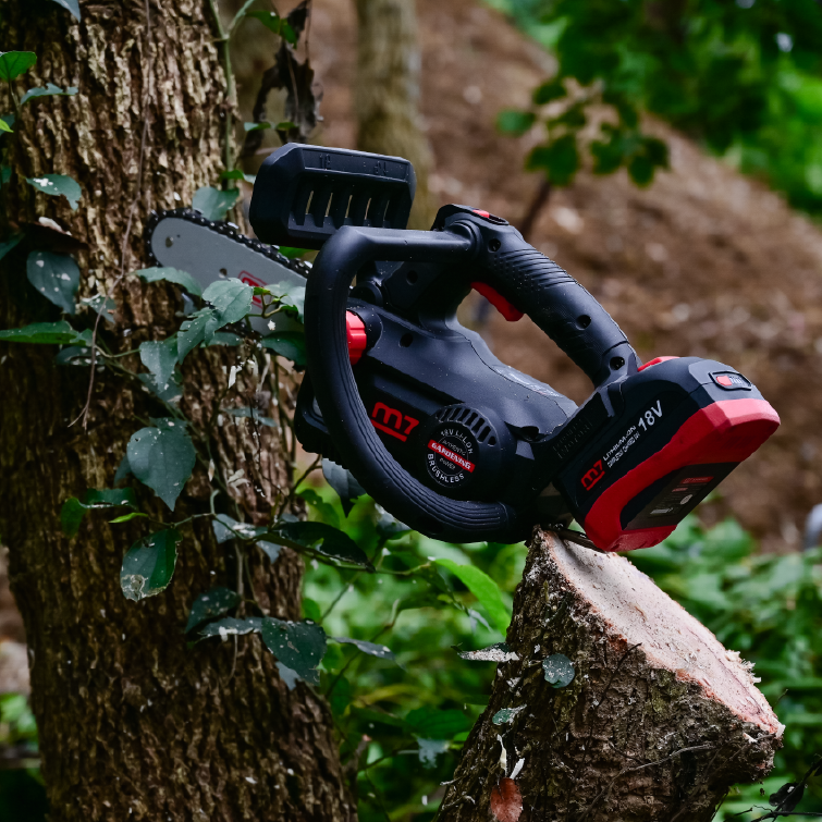 M7 DCCS-101 Aku řetězová pila 255mm / 18V (bez aku)