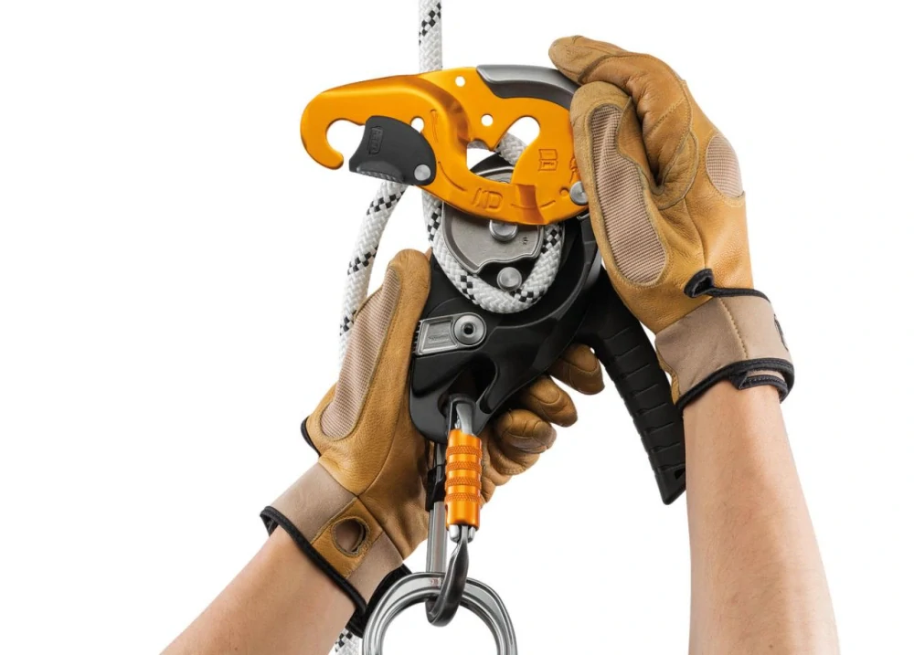 PETZL I´D slaňovací brzda S (10-11,5 mm) ČERNÁ