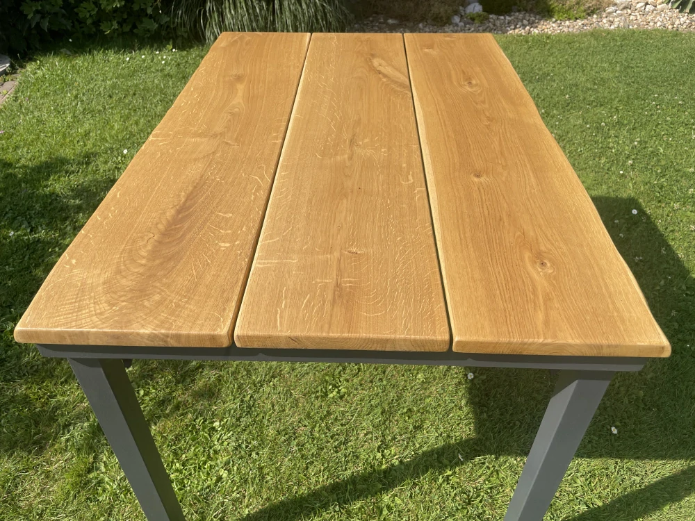 PELA kvalitní ručně vyrobený ocelový zahradní stůl s dubovou deskou (120x80 cm)