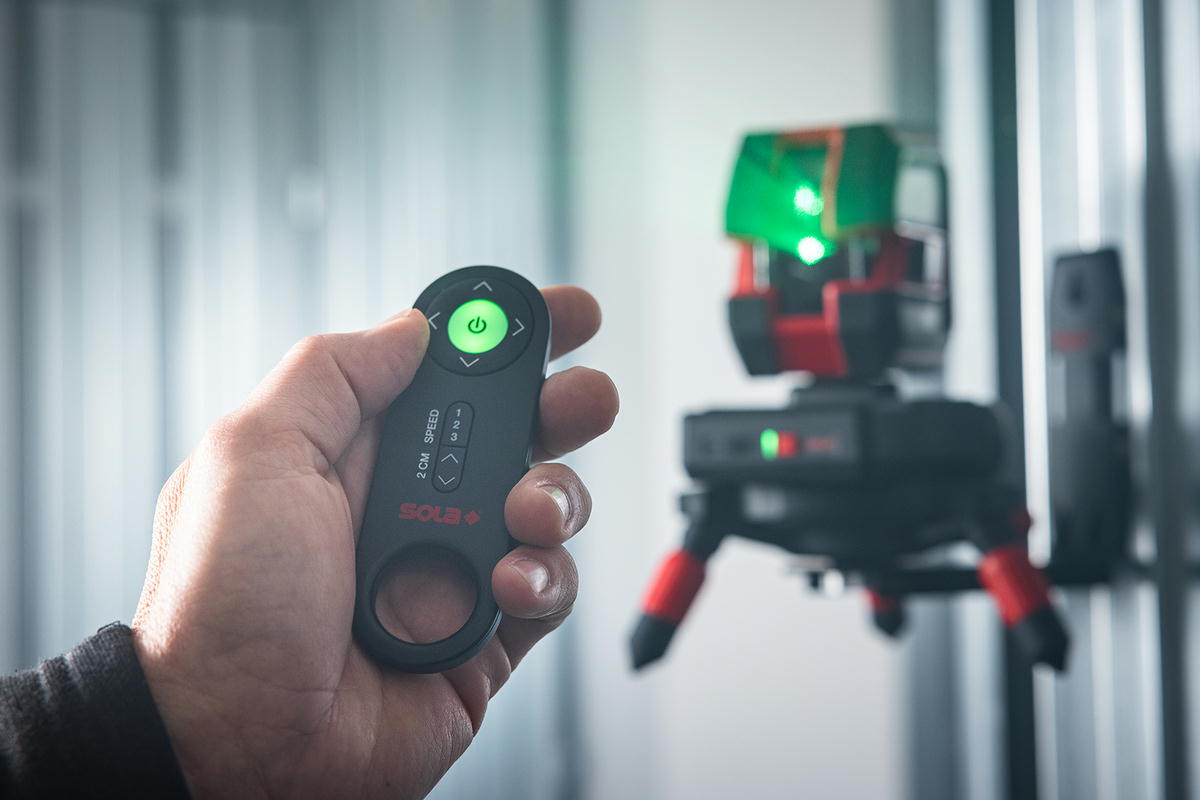 SOLA RCB elektricky nastavitelný držák laseru
