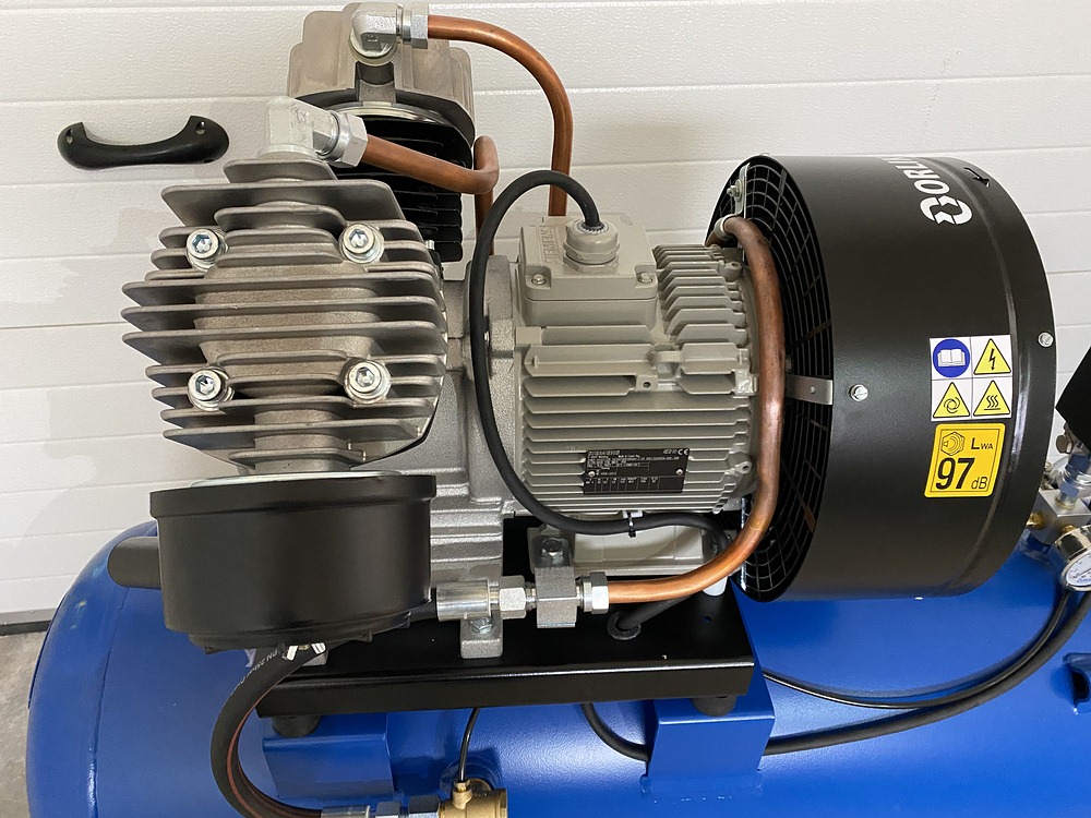 ORLÍK PKS 28/150 pístový olejový kompresor 4kW