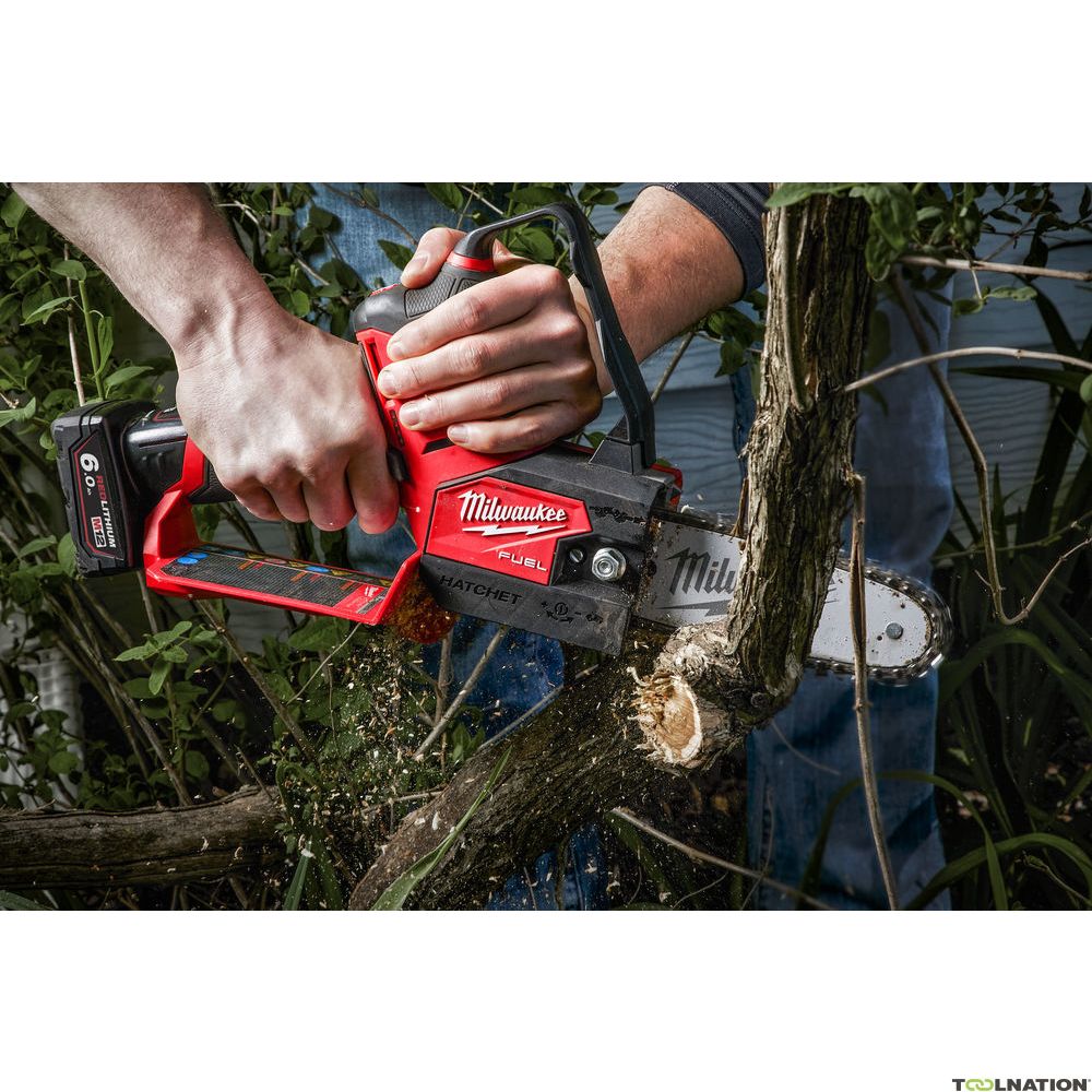 MILWAUKEE M12 FHS-0 Aku řetězová pila 15 cm, 12V (bez aku) - 4933472211