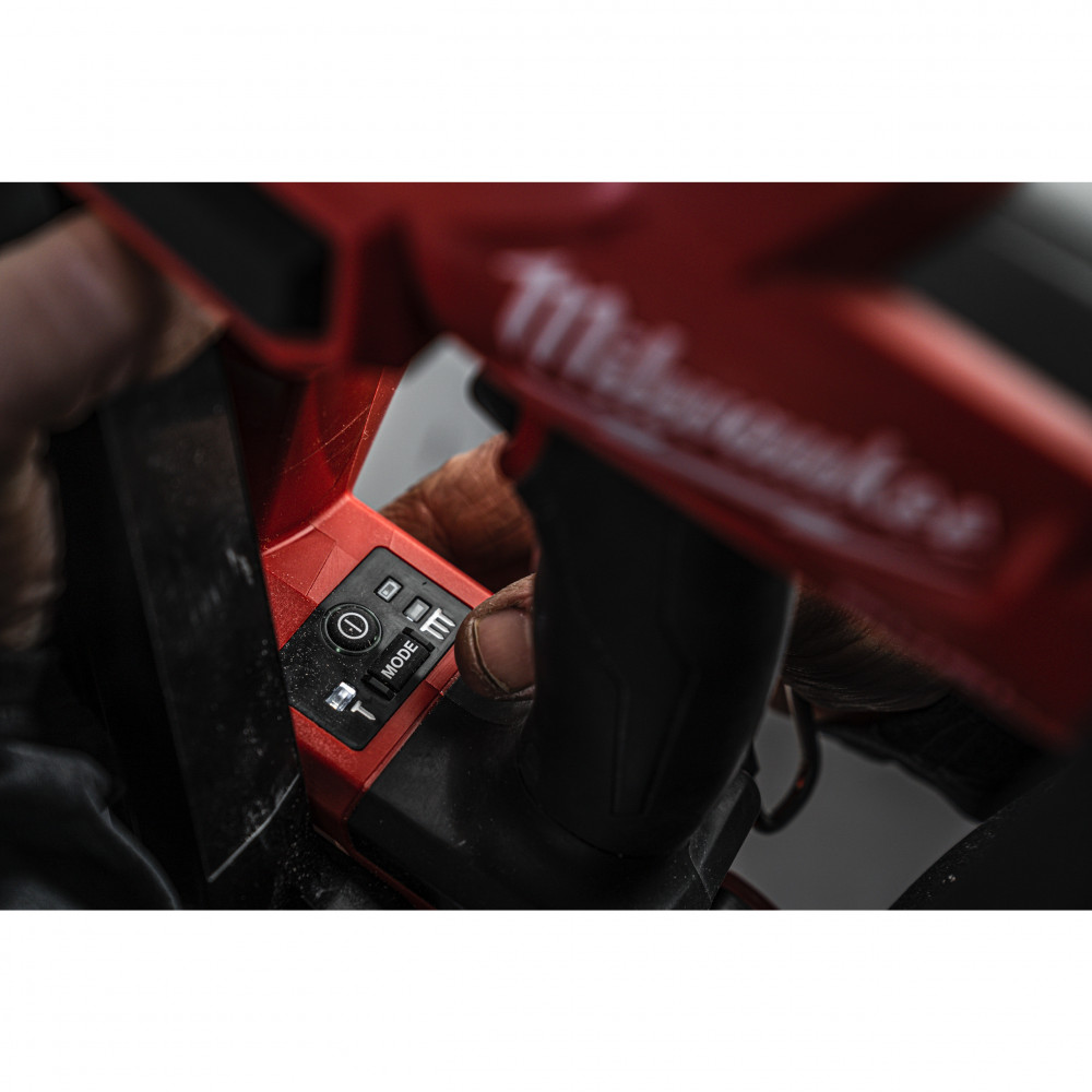 MILWAUKEE M18 FN15GA-0X FUEL Aku dokončovací hřebíkovačka 18V (bez aku) - 4933478091