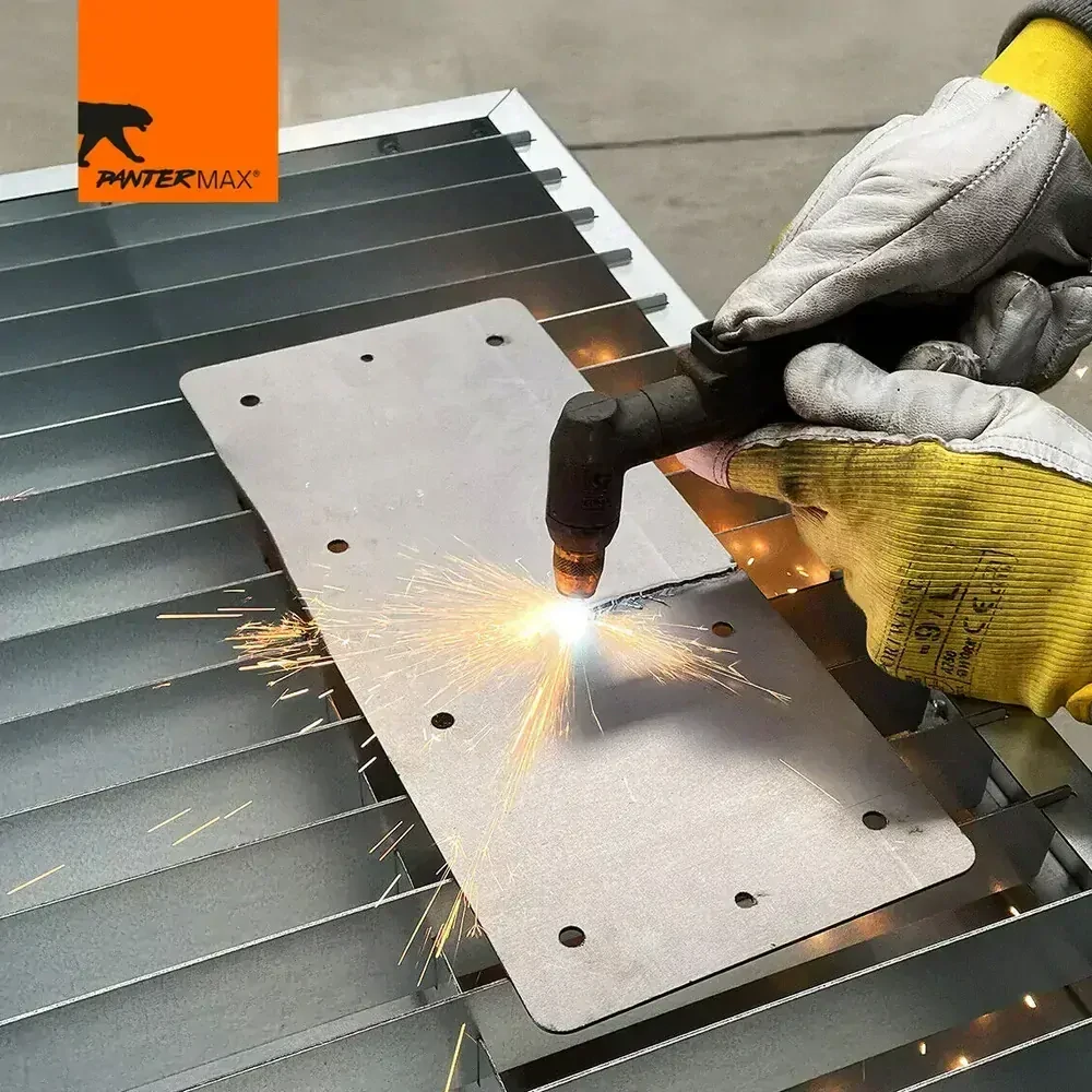 PANTERMAX PanterWeld®4v1 200 MULTIFUNKČNÍ invertorová svářečka MIG/TIG/MMA/PLAZMA SET1 + SAMOSTMÍVACÍ KUKLA