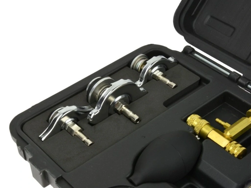 GEKO G02661 Tester těsnosti a úniku CO2 pod těsněním hlavy motoru