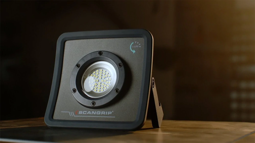 Scangrip NOVA R Pracovní svítilna LED, nabíjecí, až 2000 lm, 3200 mAh - 03.6201