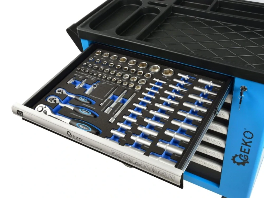 GEKO G10833 Dílenský montážní vozík vybavený, 243 ks nářadí, 7 zásuvek a skříňka