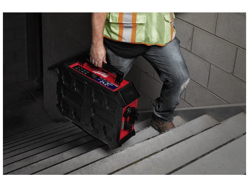 MILWAUKEE M18 PRCDAB+-0 AKU rádio/nabíječka PACKOUT DAB+, FM/AM, Bluetooth, USB, 40W (bez aku)