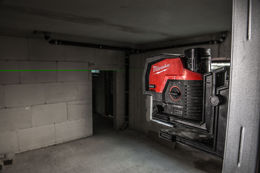 MILWAUKEE M12 CLLP-0 Aku kombinovaný křížový laser 12V (bez aku) - 4933478101