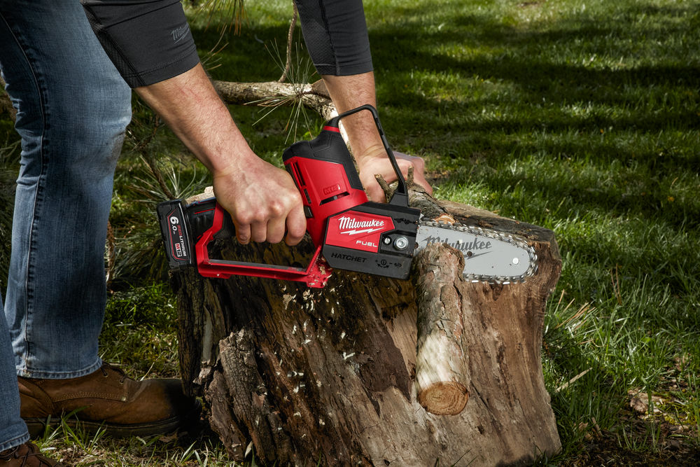 MILWAUKEE M12 FHS-602X mini aku řetězová pila 15cm 12V / 2x 6,0Ah - 4933472212