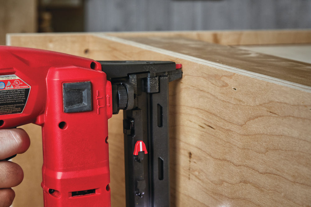 MILWAUKEE M18 FNCS18GS-0X Aku sponkovačka s úzkou korunkou 18V (bez aku) - 4933471942
