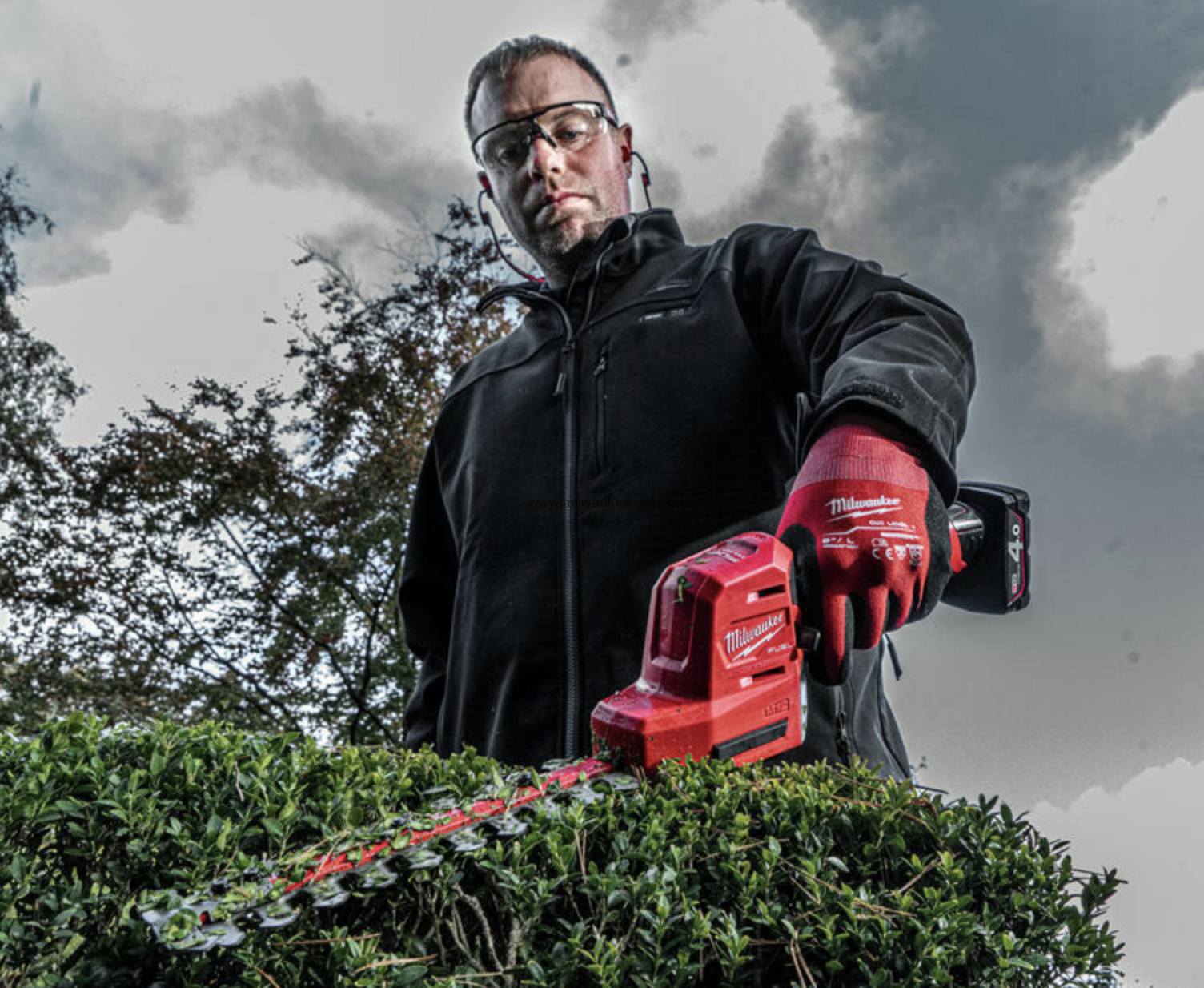 MILWAUKEE M12 FHT20-0 Aku plotostřih, 20cm, 12V (bez aku) - 4933479675