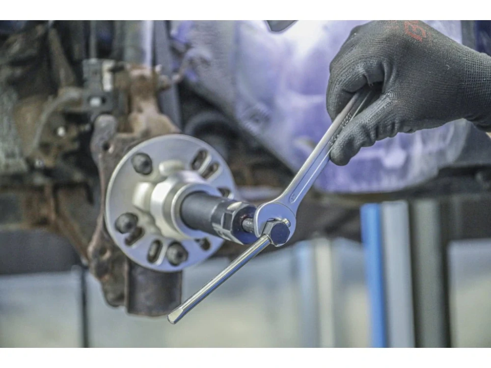 BGS 7774 Stahovák nábojů kol, hydraulický