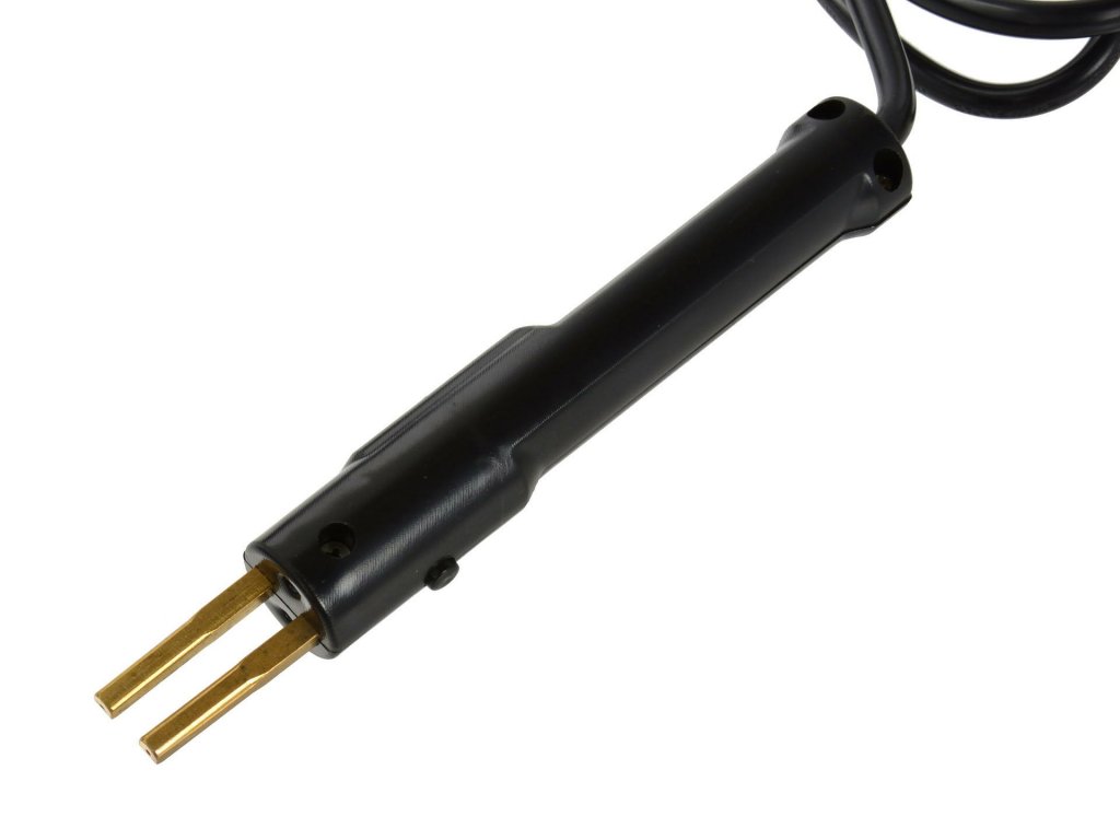 GEKO G81037 Svářečka plastů - sada na opravu plastů, 600 kusů svorek