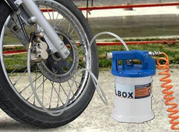 OLBOX OB-702A Pneumatická sada pro výměnu brzdové kapaliny, objem 2 l