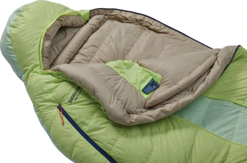 Therm-a-Rest BOOST 650 32F/0C Regular Meadow Green péřový spacák žlutozelený