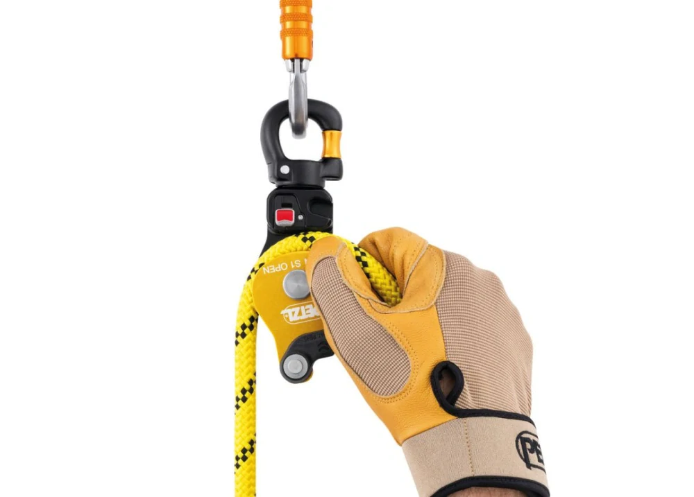 PETZL SPIN S1 OPEN jednostranná kladka s otočným závěsem (swivelem)