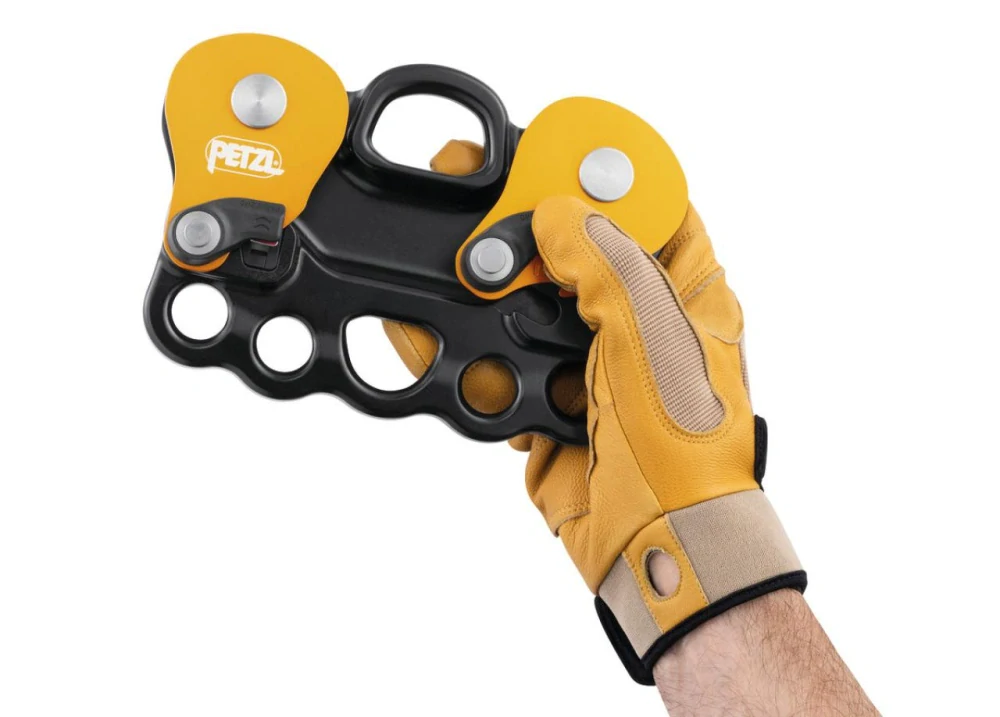 PETZL REEVE nákladní kladka pro záchranu přelaněním