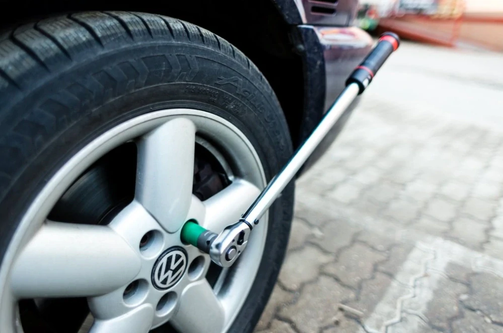 QUATROS QS55330 Momentový klíč 1/2" 60-330 Nm, s certifikátem