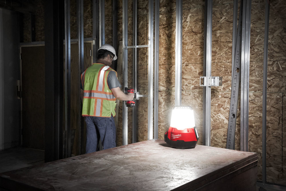 MILWAUKEE M18 TAL-0 Aku lampa 18V LED, 2200 lm (bez aku) - 4933464134