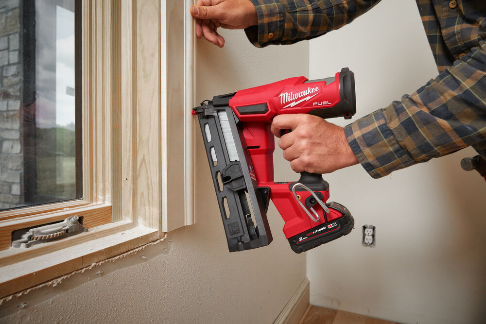 MILWAUKEE M18 FN16GA-0X FUEL Aku bezuhlíková hřebíkovačka 18V (bez aku) - 4933478094