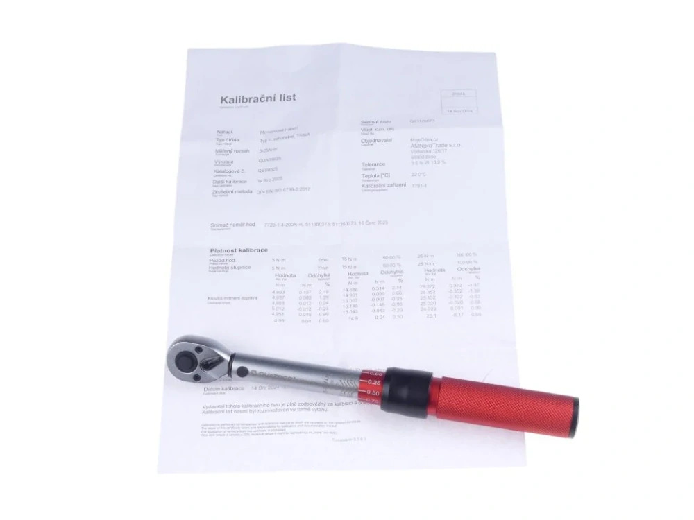 QUATROS QS59001 Momentový klíč 1/4", 5-25 Nm, přesný 3%, se zástrčnými hlavicemi, 21 ks