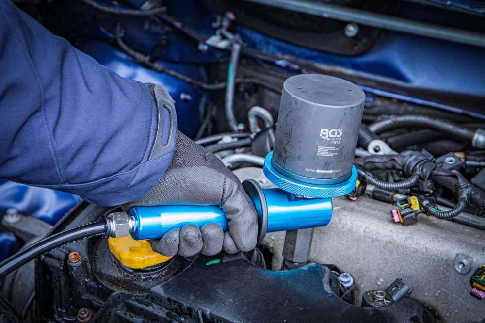 BGS 74512 Pneumatický stahovák vstřikovačů diesel, s adaptéry, sada 24 dílů