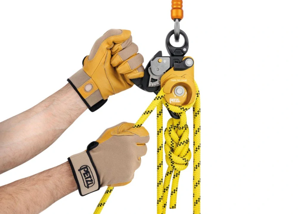 PETZL TWIN RELEASE dvojitá kladka s blokantem