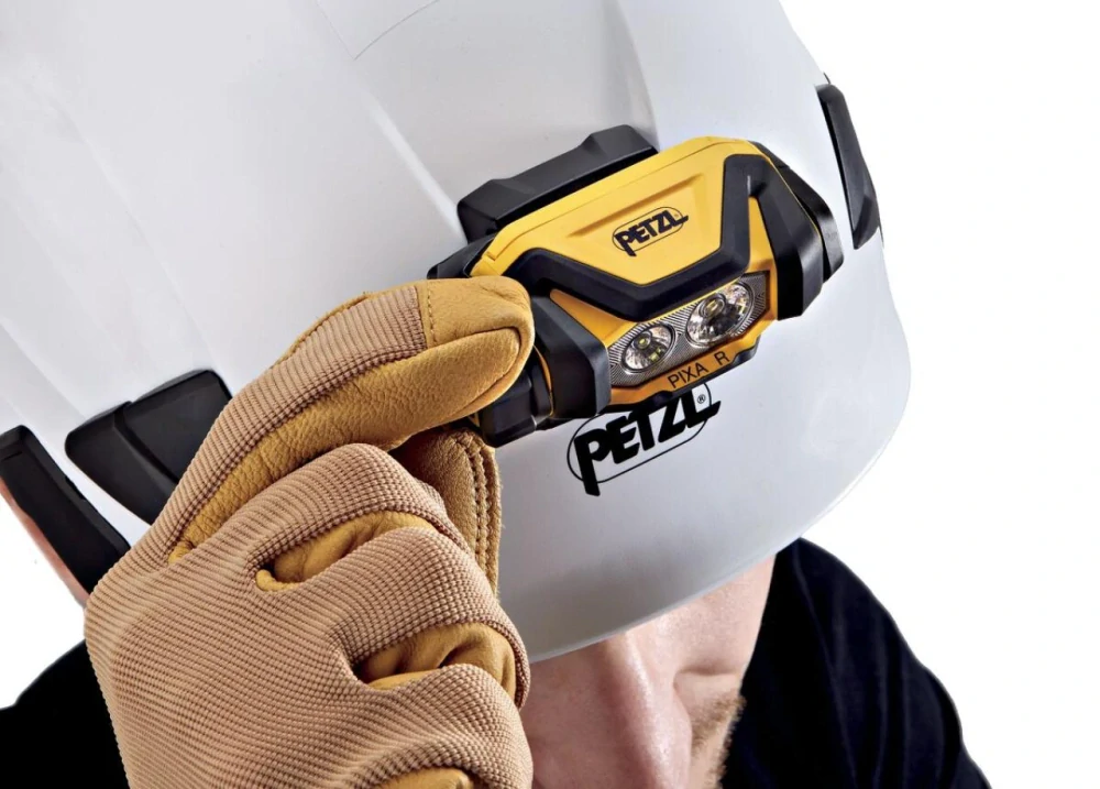 PETZL PIXA R čelová svítilna s akumulátorem Core Pro