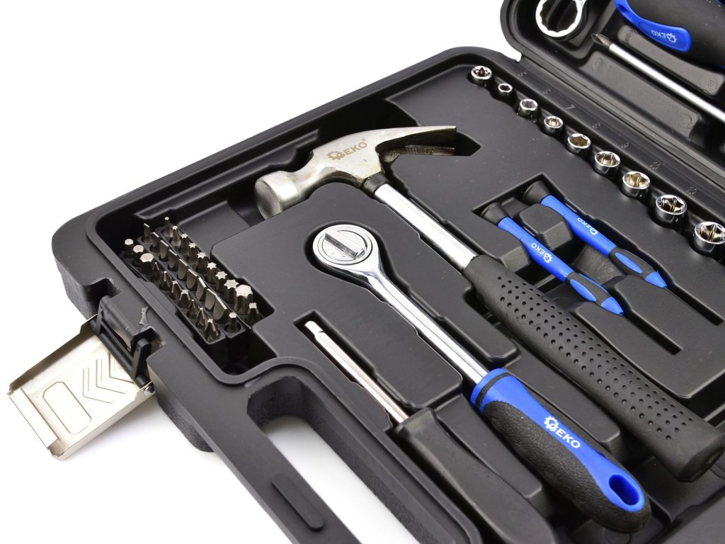 GEKO G10108 Kufr s nářadím - gola sada 3/8", kladivo, klíče, šroubováky a bity, 73 dílů