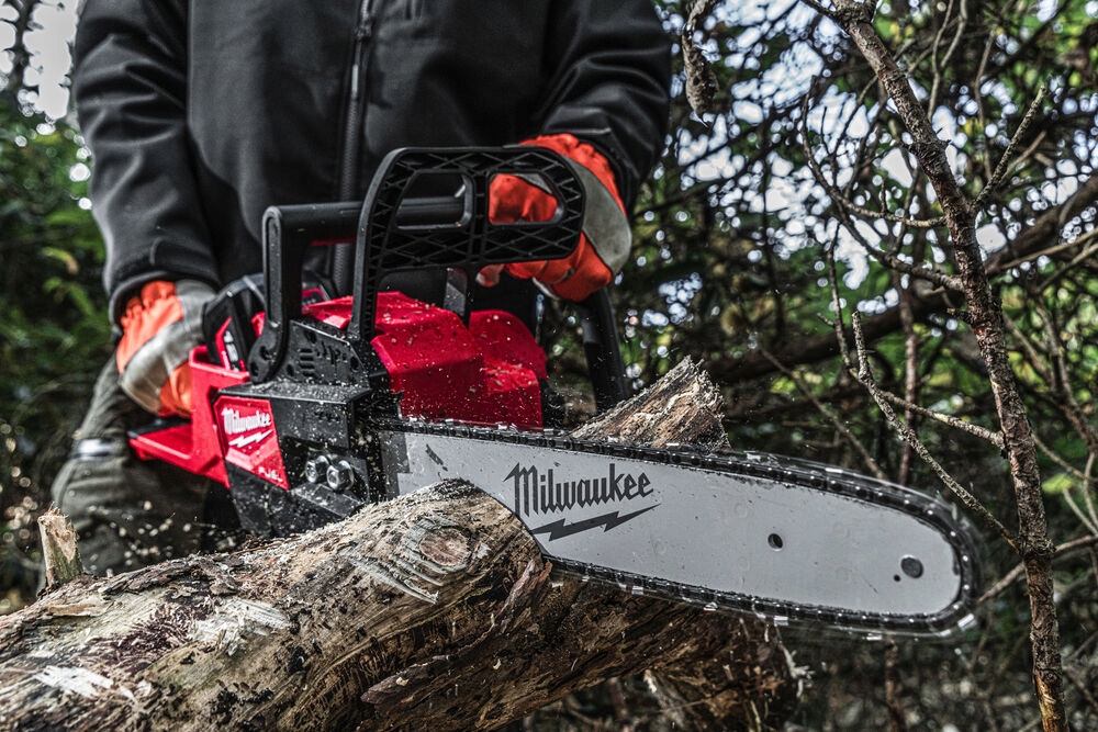MILWAUKEE M18 FCHSC-0 Aku řetězová pila 30cm, 18V (bez aku) - 4933471441